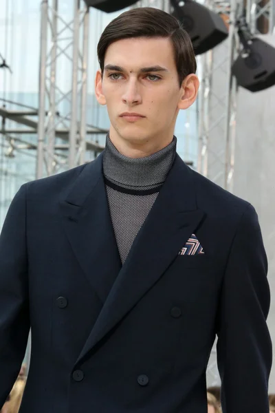 Look 53